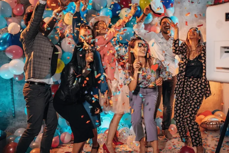 Photo Booth at Events. Is It Worth It? Benefits & Reasons to Have One